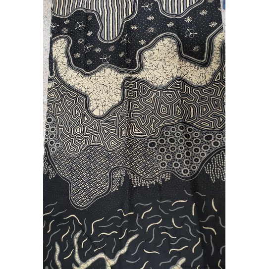 Kain batik solo akar gedek hitam