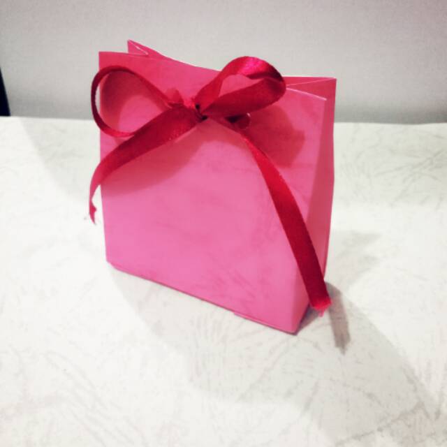 

Paper bag souvenir/ candy box/permen