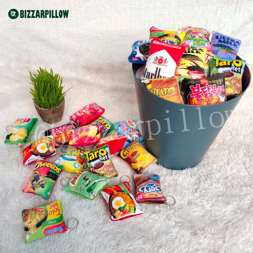 BIZZARPILLOW SOUVENIR GANTUNGAN KUNCI SNACK BZ172