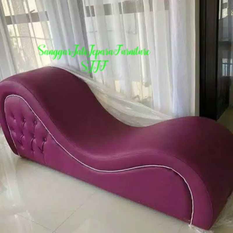 sofa Tantra kamasutra