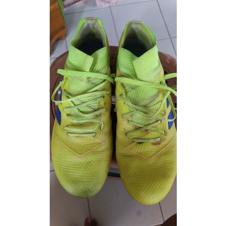 Sepatu bola adidas nemeziz 19.1