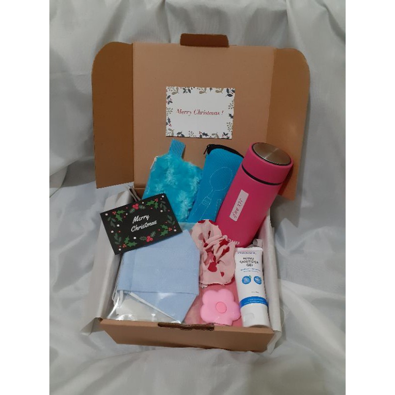 

Gift box size MEDIUM (KADO ULANGTAHUN, ANNIVERSARY, SIDANG PENDADARAN, VALENTINE, IMLEK)