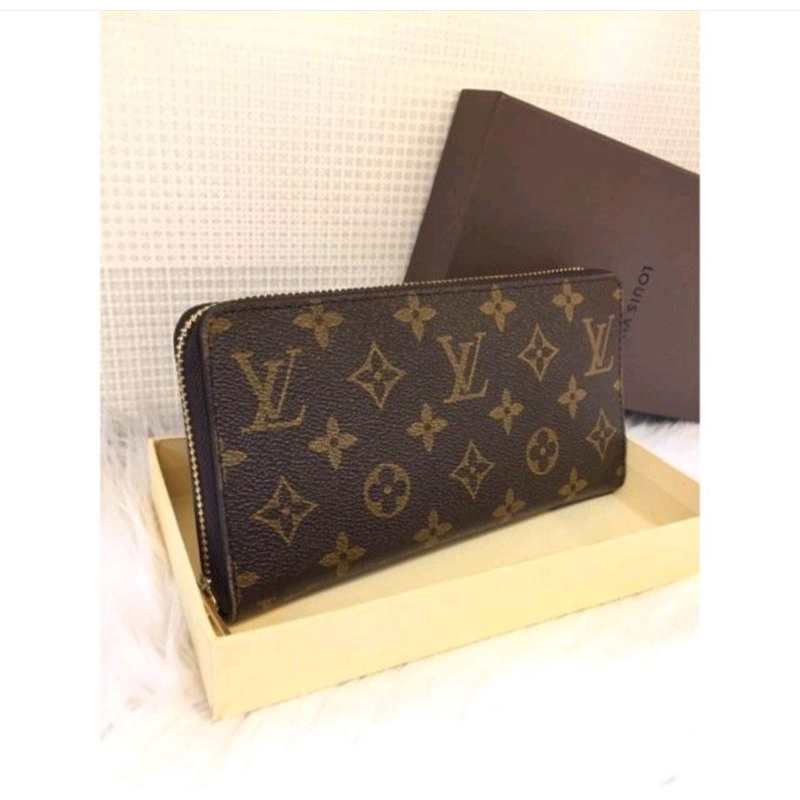 Dompet Lv Uni 60017 Premium Freebox