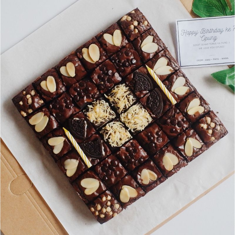 

FUDGY BROWNIES MIX 20X20 FOR BIRTHDAY