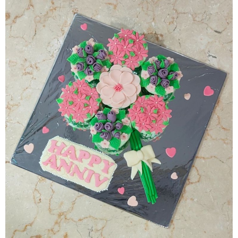 

Flower Bouquet Cupcake untuk Ulang Tahun, Valentine, Anniversary, Mother's Day