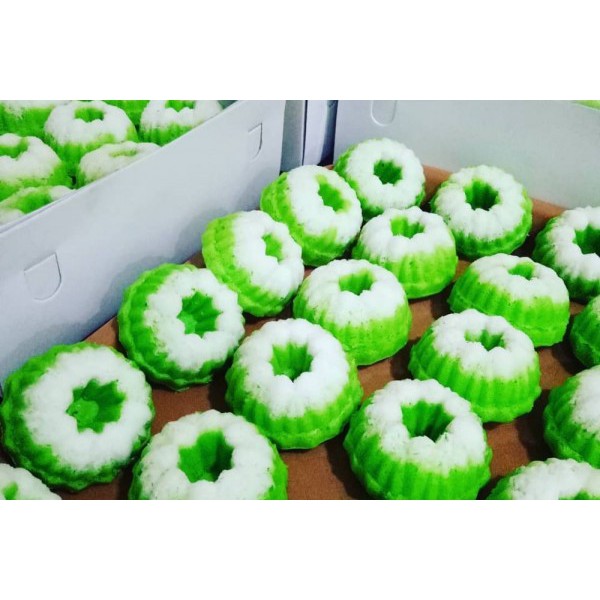 

PUTRI AYU - PANDAN