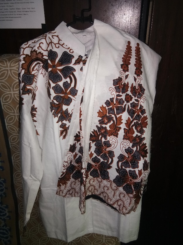 Batik Solo Modern Set Sarung Celana Dan Koko Kembang Gunungan