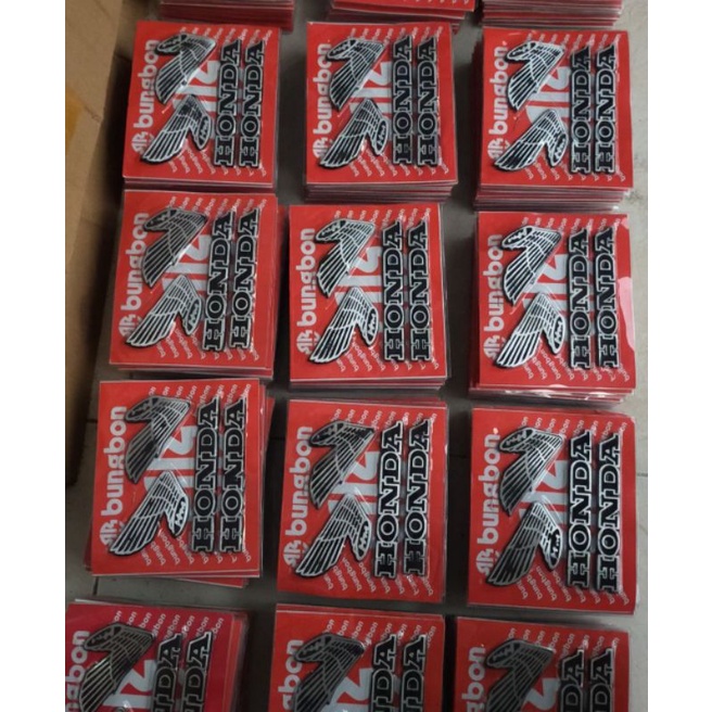 emblem Tangki cb100 1set emblem tangki cb100 galatik emblem tangki gelatik cb100 (LOKAL HITAM)