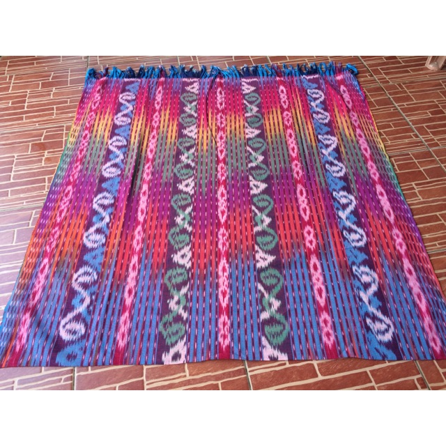 Tenun blanket pelangi