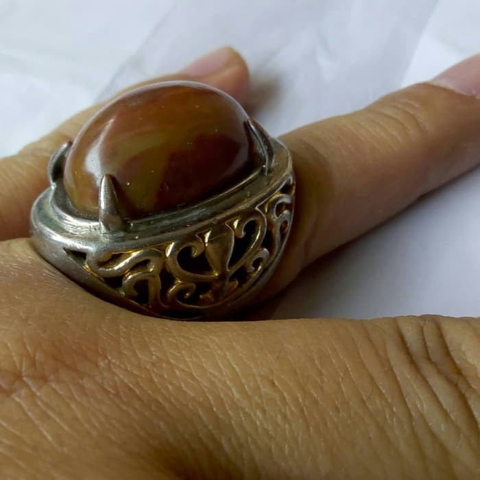 cincin batu broenterraniverse ukuran 8