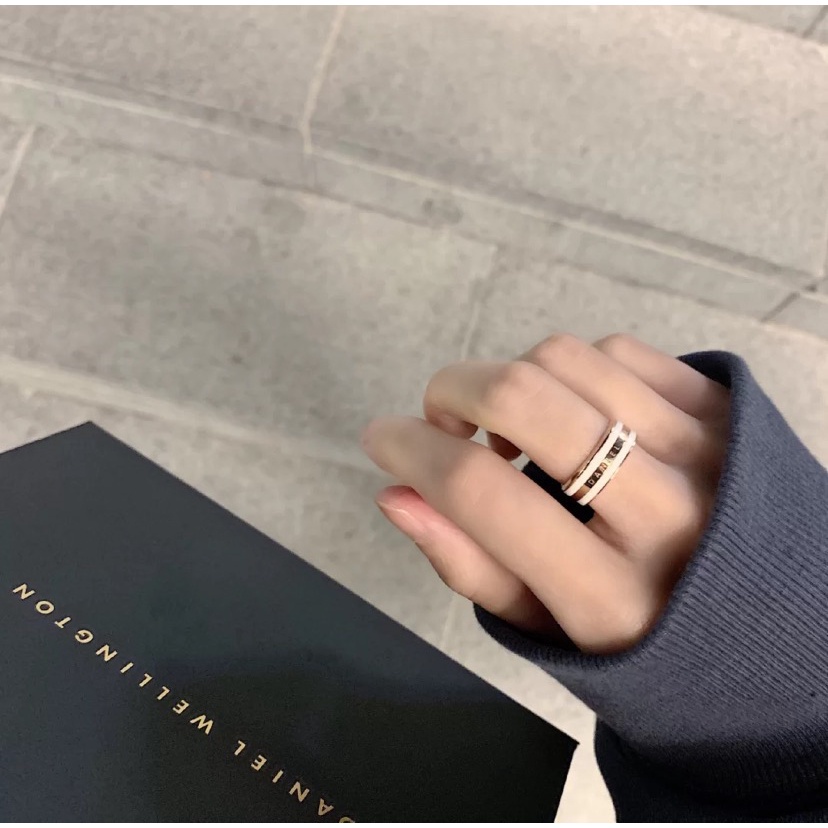 Versi Lebar Keramik Pria Wanita Pasangan Cincin Baja Titanium 18 K Rose Gold Pasangan Cincin Populer Anti Karat Aksesoris Tidak Luntur Hadiah