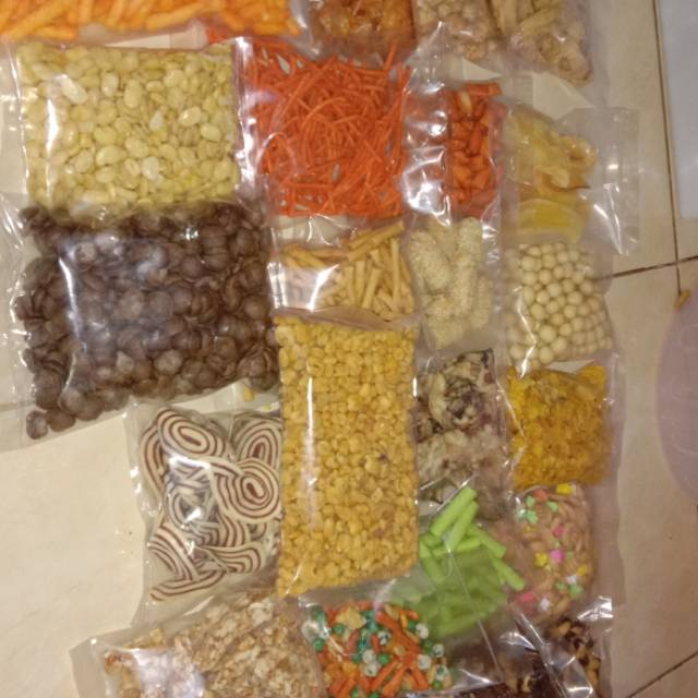 Aneka snack paket hemat