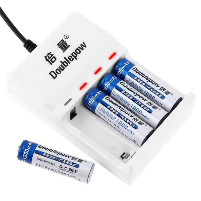 DOUBLEPOW Charger Baterai 4 slot AA/AAA + 4 PCS AA 1200mAh EPC