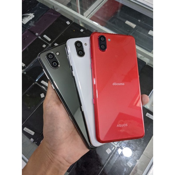 Sharp R3 SH-04L Super Mulus Like New Murah Bergaransi ALL OPERATOR INDONESIA sh04l