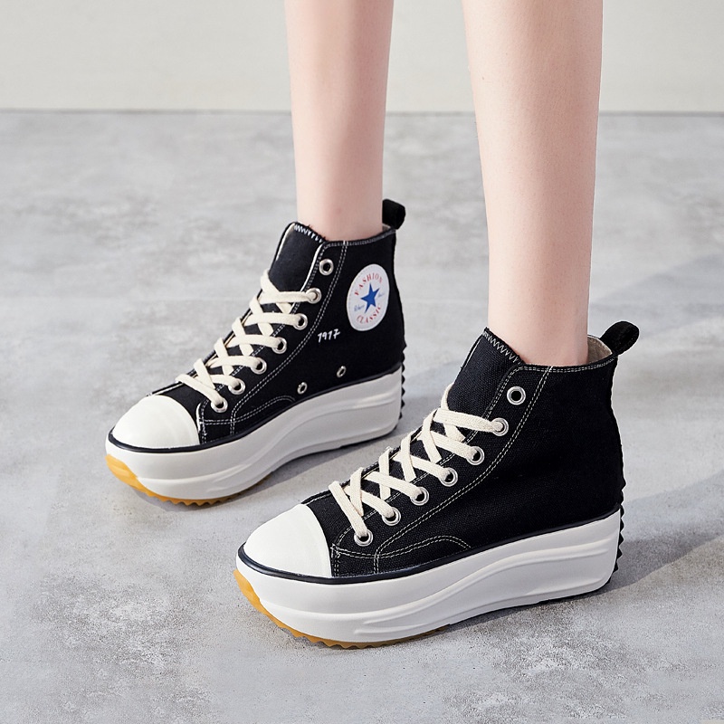 HS Sepatu Sneaker Kanvas Wanita Import Hak Tinggi Hitam Putih 232