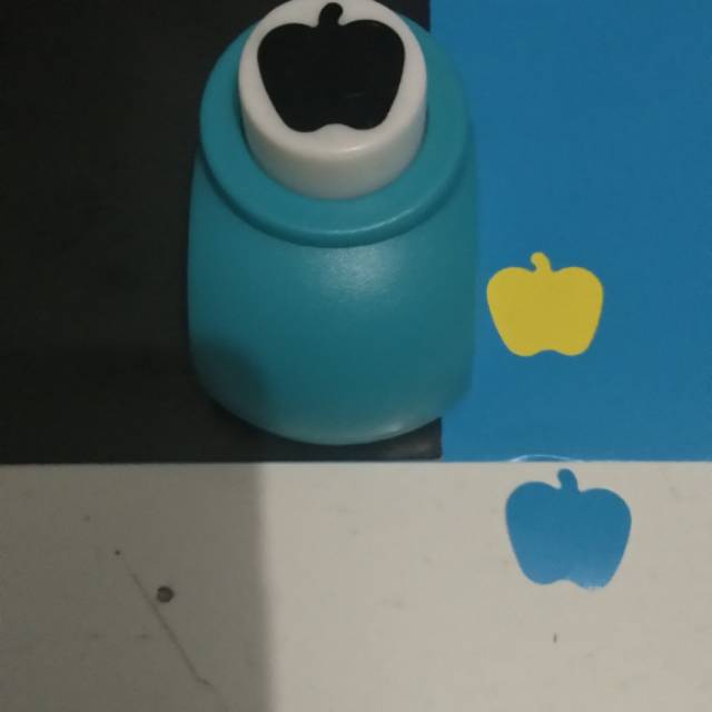

M size paper punch