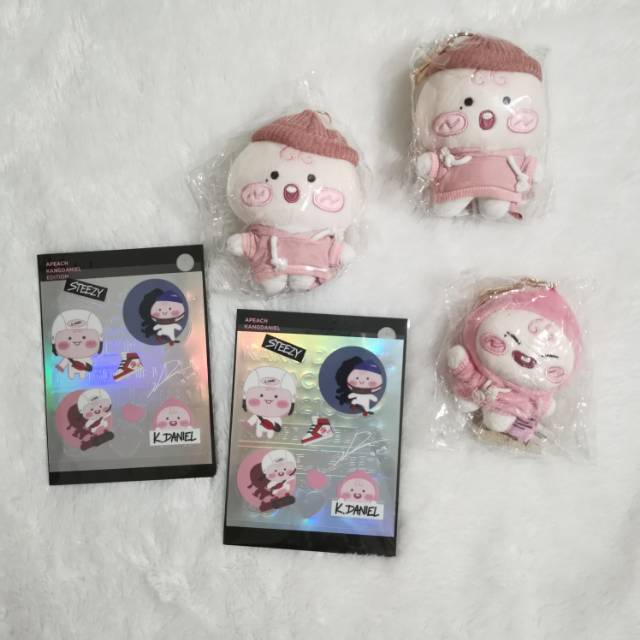 READY STOCK OFFICIAL KAKAO FRIENDS X KANG DANIEL - BEANIE KEYCHAIN MINI KEYRING DECO STICKER APEACH