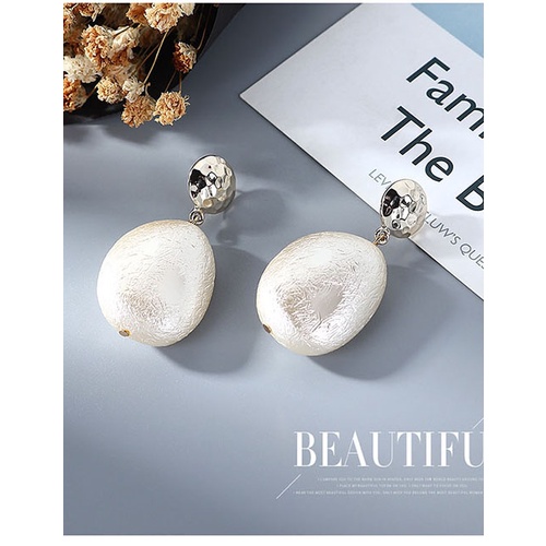 LRC Anting Tusuk Fashion White Pearl Irregular Concave Alloy Stud Earrings Y63785