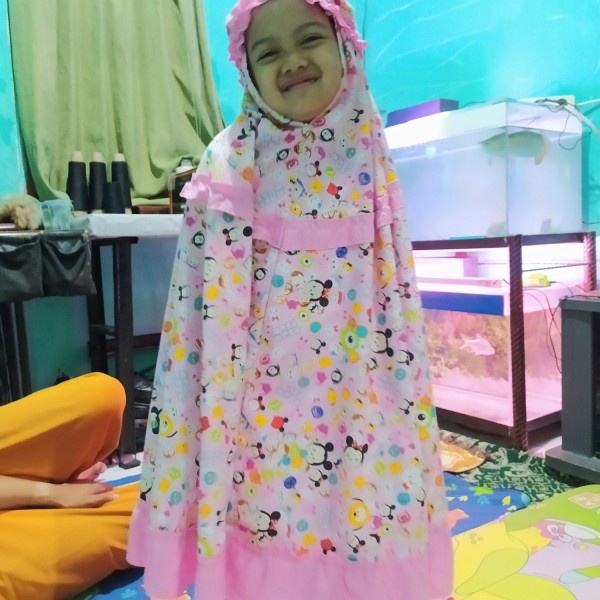 Mukena Anak Kecil Motif Disney Tsum - Tsum Pink Tas Sajadah Size XS Usia 2-3 tahun Terbaru 2022-6