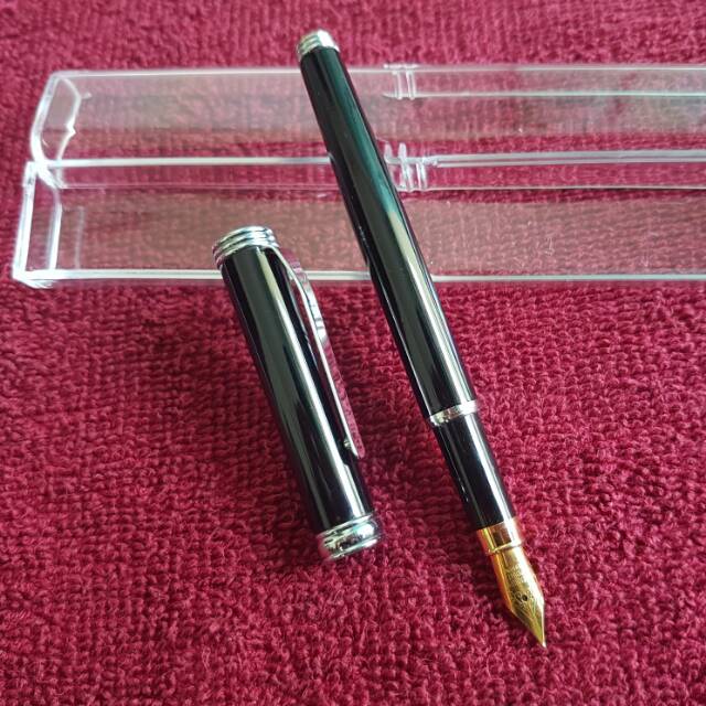 

PENA Langka..Fountain pen BLACK SILVER.Pena tinta isi ULang.