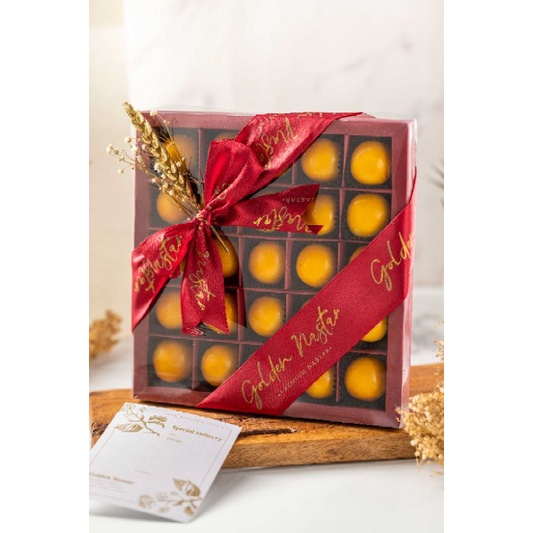 HAMPERS GOLDEN NASTAR RED BOX