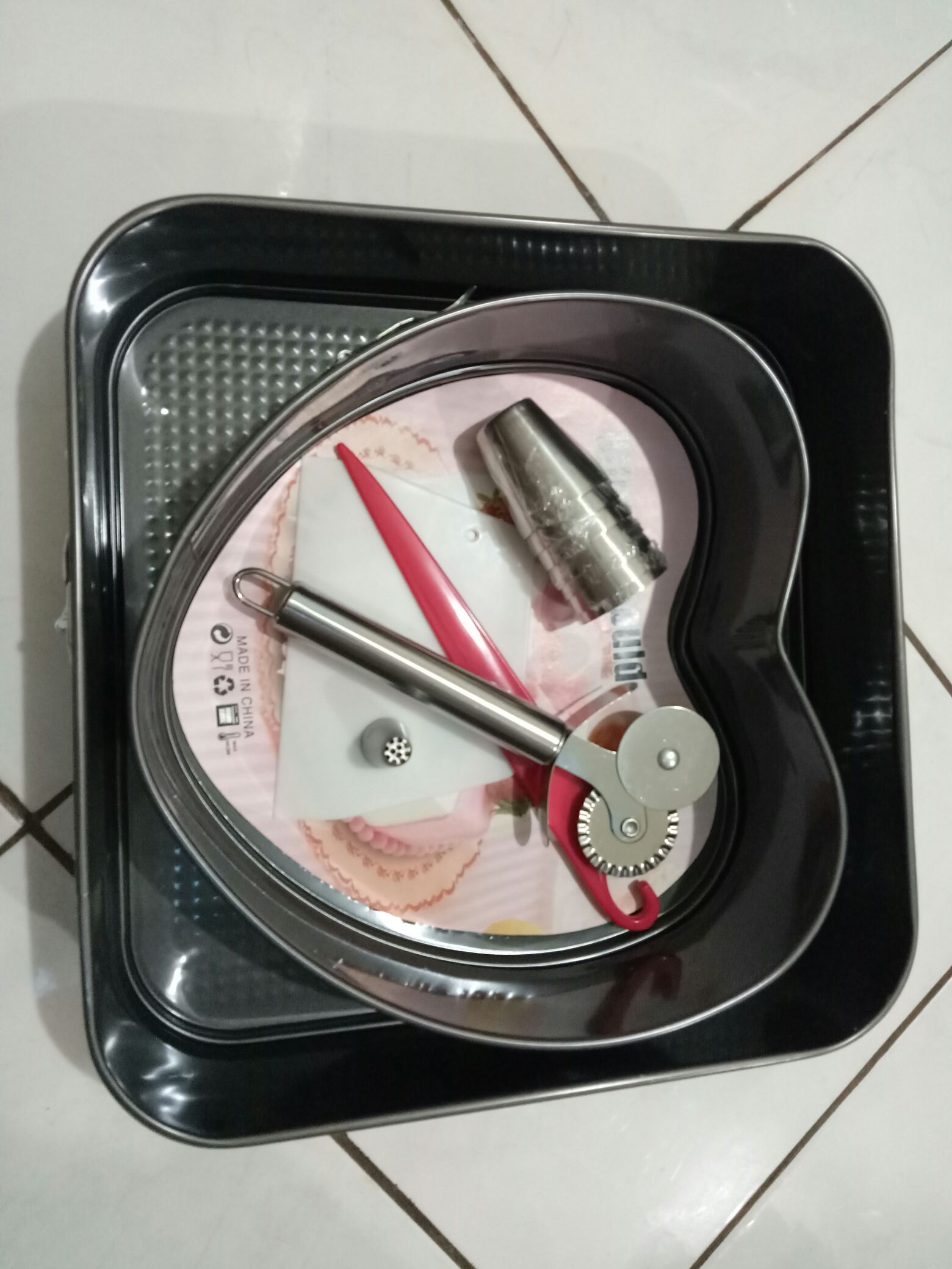23cm Loyang Hati Teflon Heart Bongkar Pasang