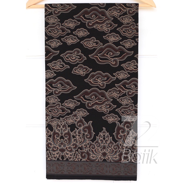 KAIN BATIK PREMIUM Bahan Katun Motif Mega Mendung Cirebon Cirebonan Warna Hitam Biru 725068 Cap 72 Jarik Jarit Samping Kebat Panjang Batik Katun Modern Premium Bahan Seragam Batik Pernikahan Kantor Keluarga Murah Kamen Jadi Batik Bali Lembaran