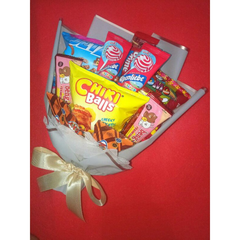 

ready bucket snack/bucket makanan/kado wisuda/kado ulang tahun/kado valentine