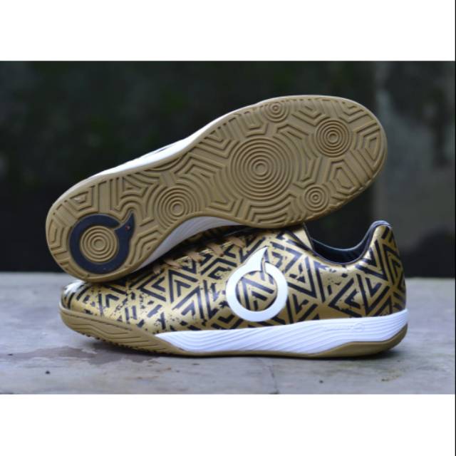Sepatu Futsal Ortus Jogosala Shockwave Gold IN