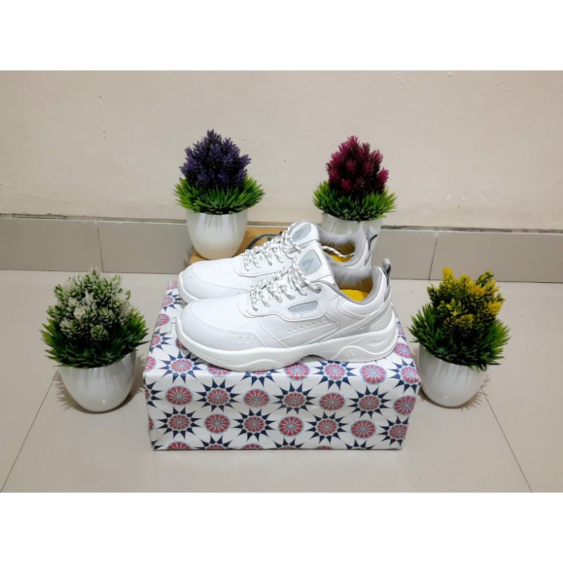 Sepatu Wanita Aerostreet Jisoo Putih