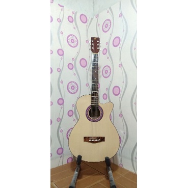 Gitar akustik pemula