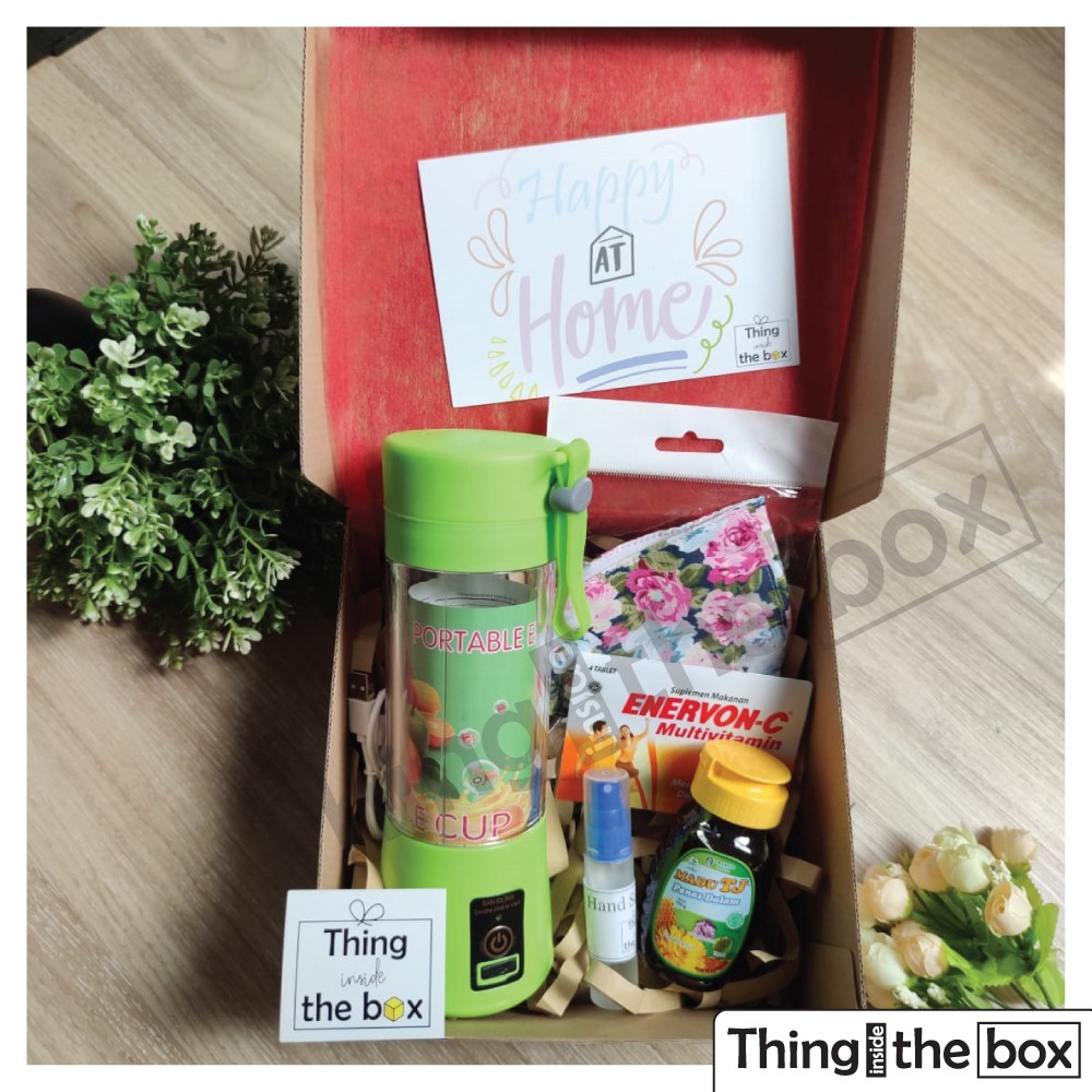 

Thing inside the box - Gift ulang tahun hampers hadiah kado madu blender hand sanitizer masker