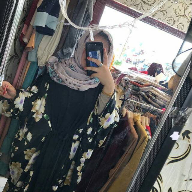 Abaya serut motif bunga