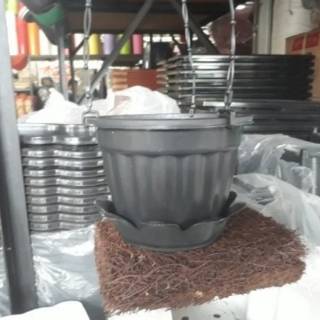 Pot bunga gantung glory HITAM 17cm ada tatakan a Shopee Pot bunga gantung glory HITAM 17cm ada tatakan a Shopee