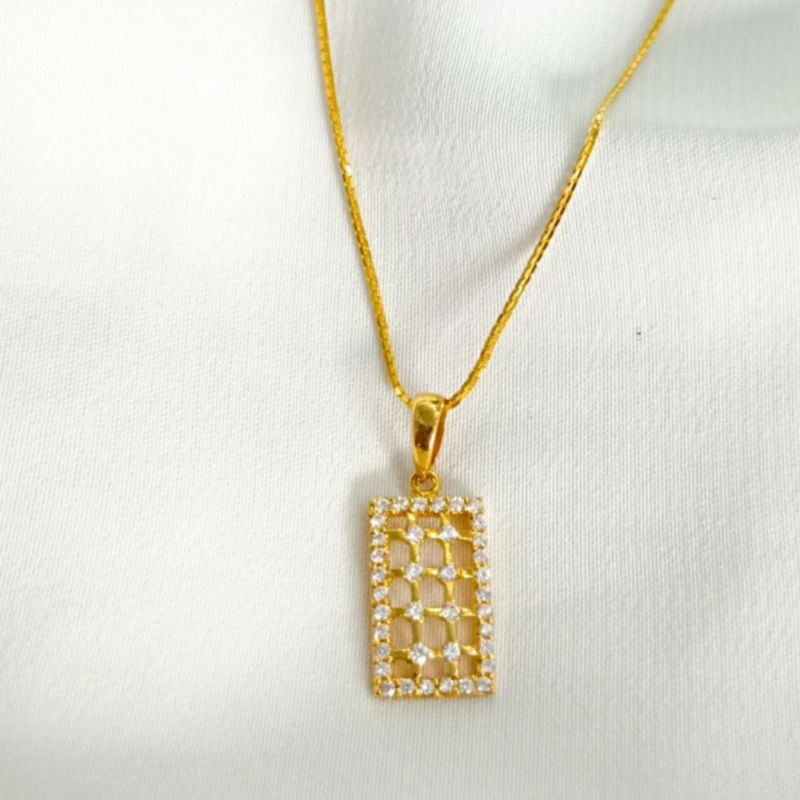 Liontin Emas asli model oval permata putih