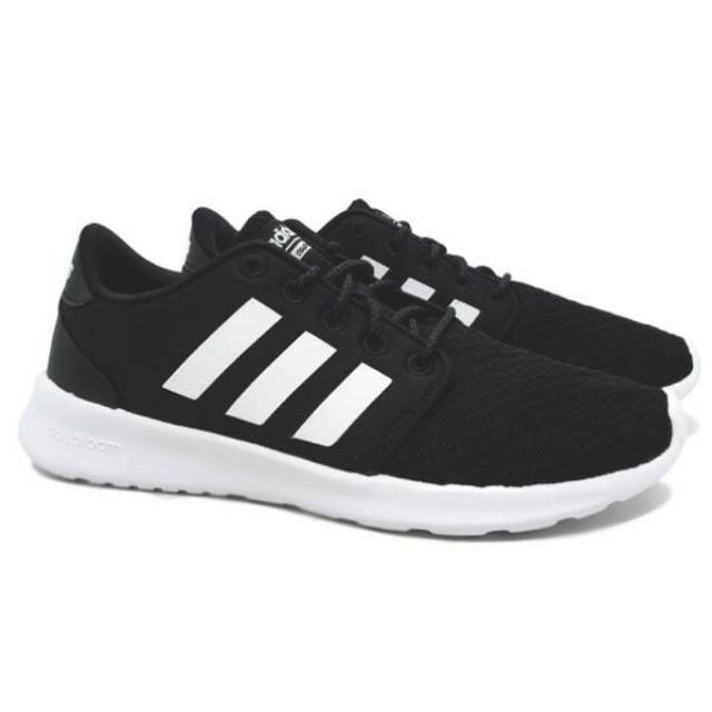 Sepatu Running Adidas QT Racer W - Cblack/Ftwwht