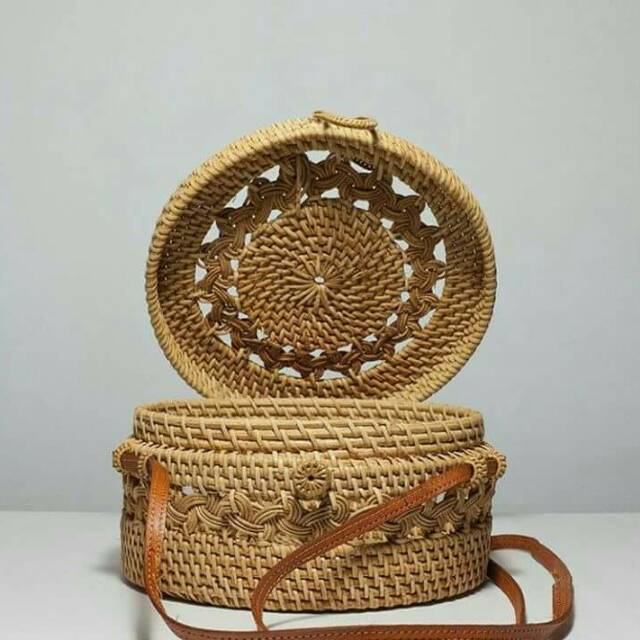 Tas rotan bundar beleke lombok