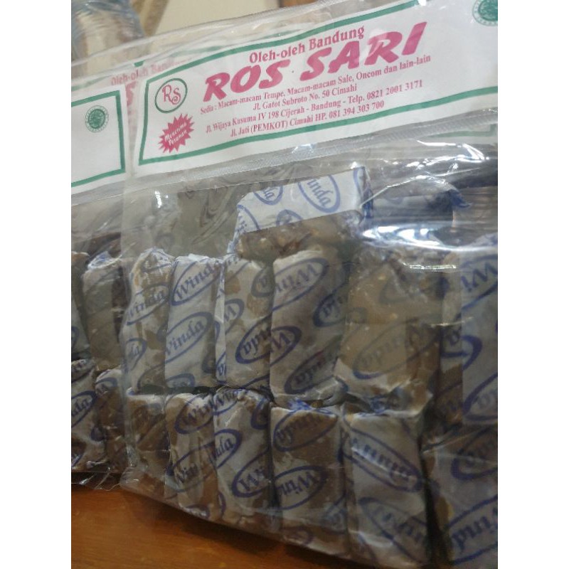 

Dodol Kertas Wijen KS Garut 250gr Oleh Oleh Bandung