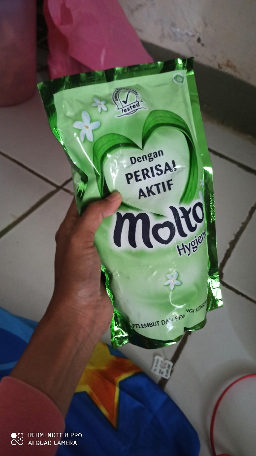 Molto Hygene Perisai Aktif Pelembut Dan Pewangi 720ml