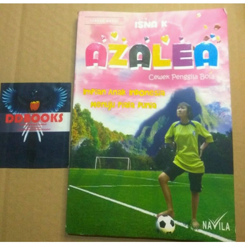 Azalea cewek penggila Bola