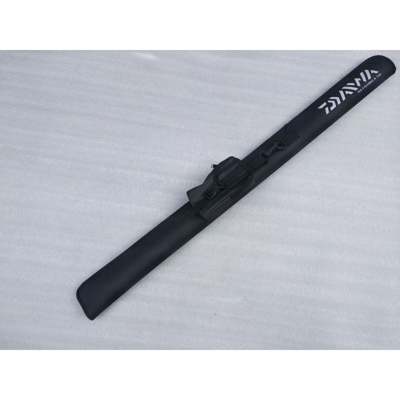 Tas Pancing Model Pedang Hardcase Daiwa || Tas Joran Tegek Motif Loreng Dan Polos 100 cm-HITAM PEDANG DAIWA