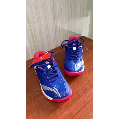 Kunanti sepatu badminton Lining kids 2022