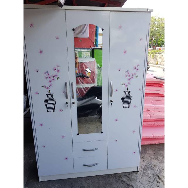 Lemari Pakaian Pintu 3 Putih  FREE ONGKIR SURABAYA