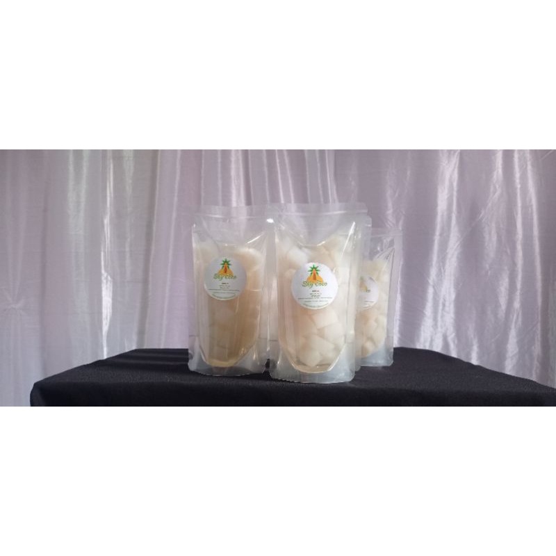 

Nata de Coco "Sky Coco" Tanpa Bahan Pengawet dan Pemanis Buatan | Kemasan Standing Pouch 350 gram