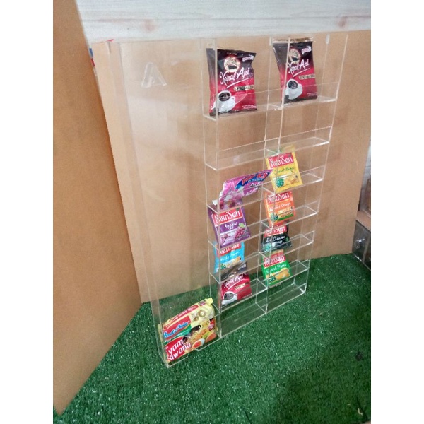 

akrilik tempat indomi dan minuman sachet/food display
