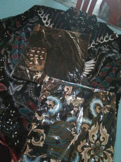Kemeja Batik Kupu Putih