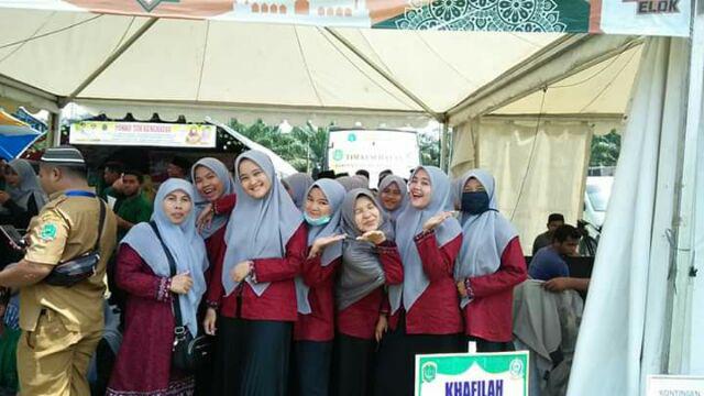 Batik Blouse Wanita Motif Elegant Untuk Kantor Kekinian