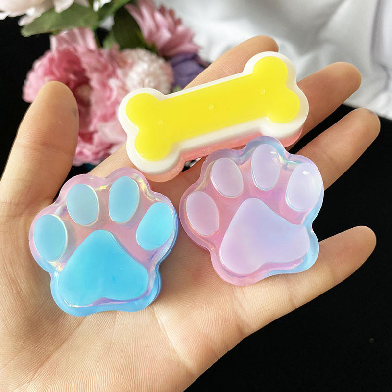 Cetakan Kue Bentuk Tulang Kaki Anjing 3D Bahan Silikon