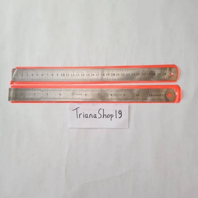

Penggaris/Garisan Besi Tipis 30 cm