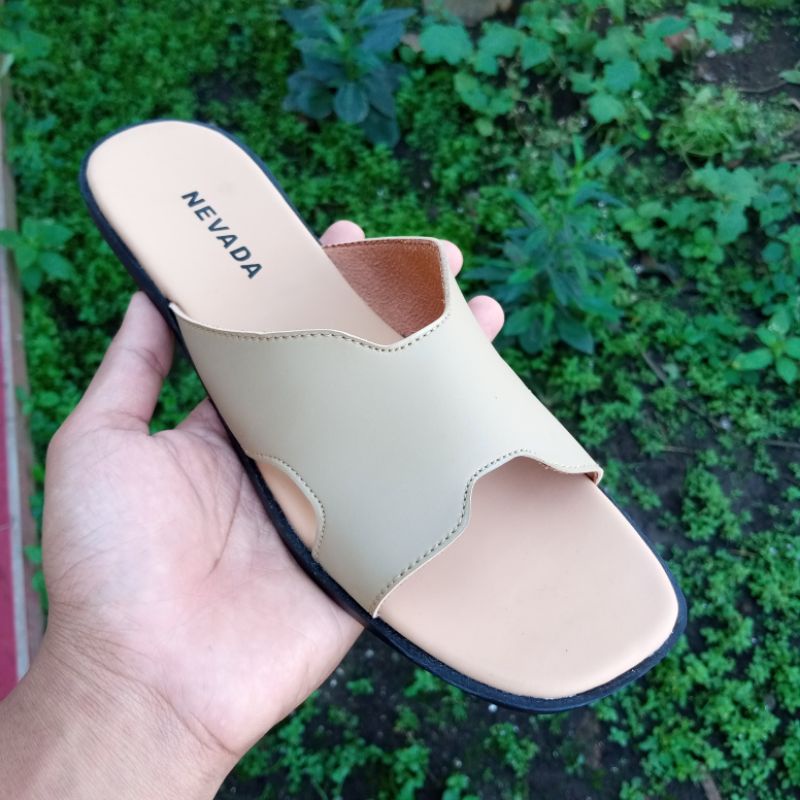 Sandal Sendal Flat Wanita Nevada